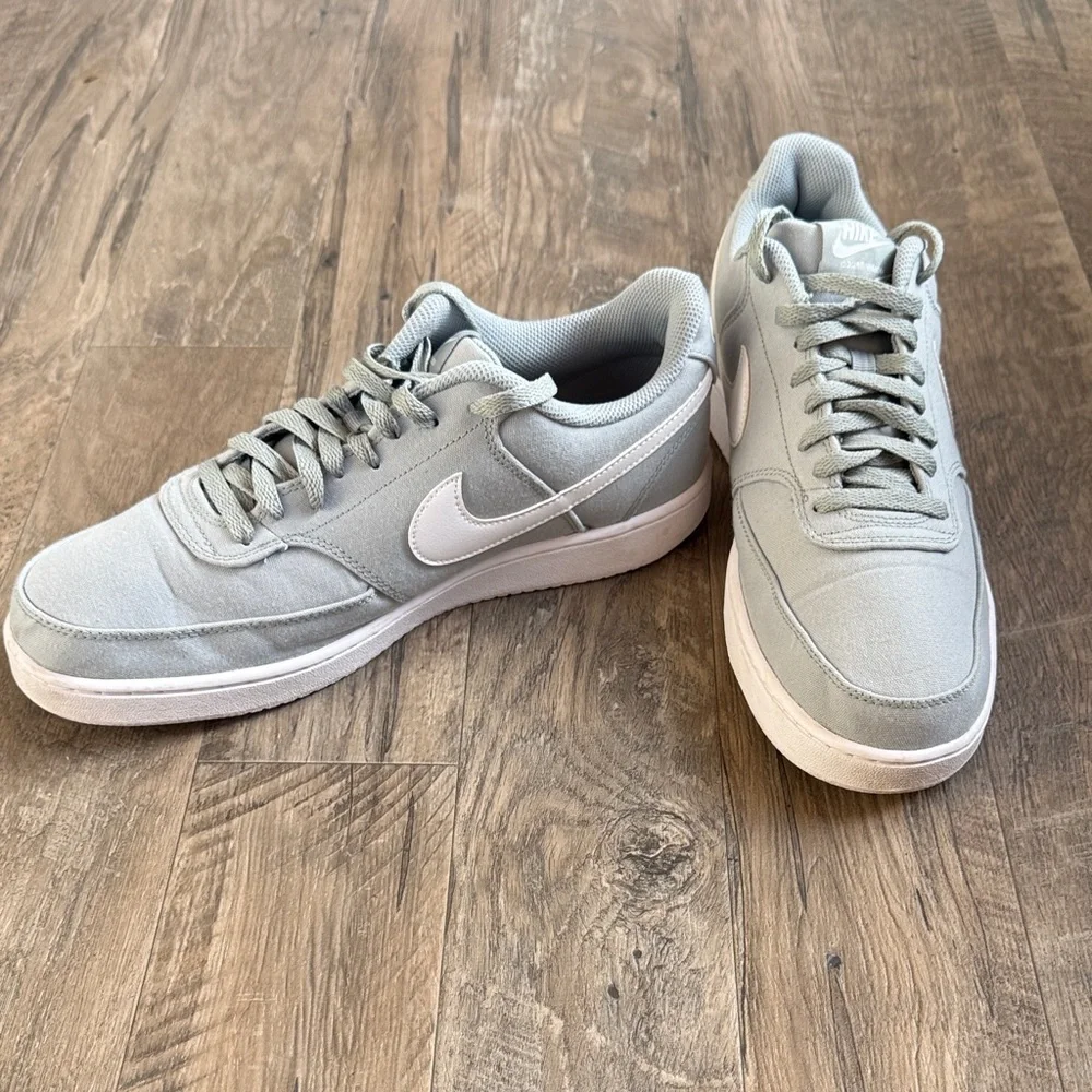 Nike - Men's Light Gray Sneakers - Size 11